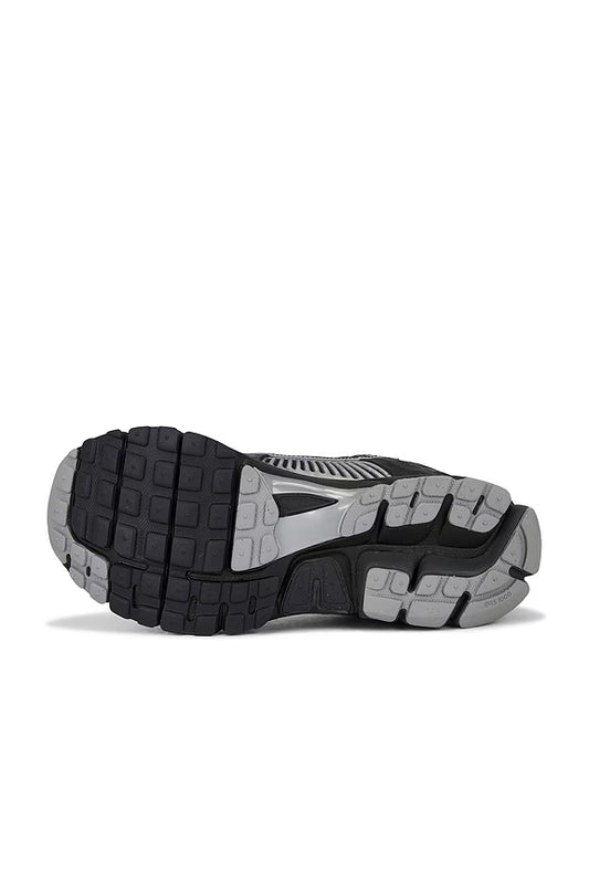 Nike Zoom Vomero 5 talla 8