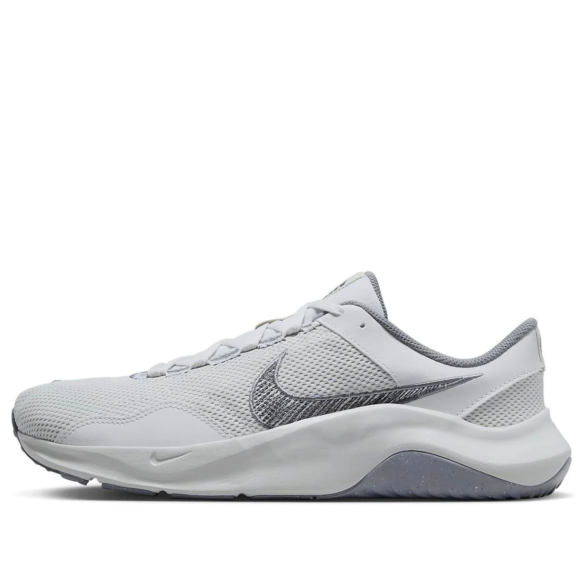 Nike Legend Essential 3 Next Nature talla 8