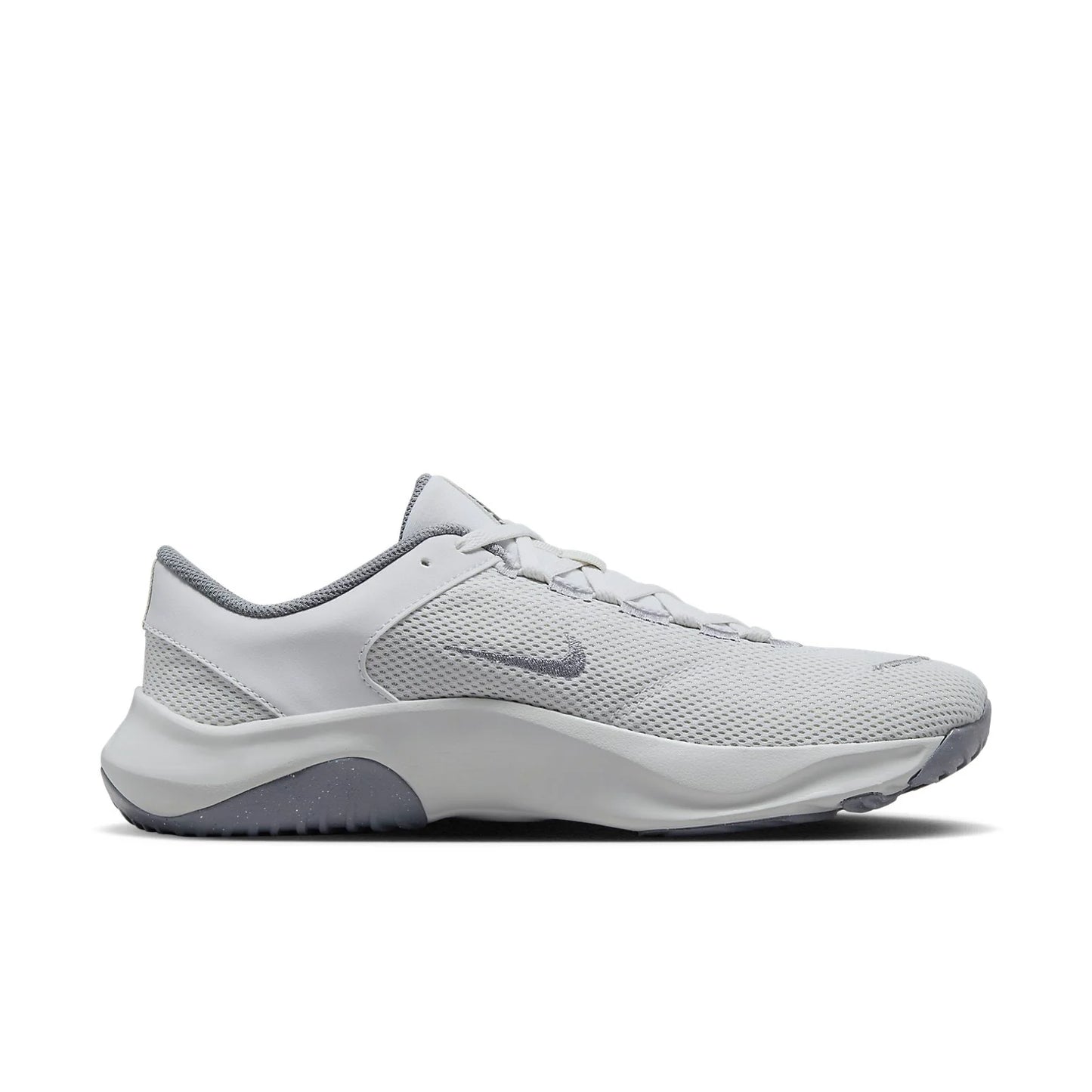 Nike Legend Essential 3 Next Nature talla 8