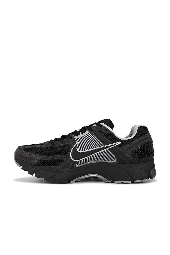Nike Zoom Vomero 5 talla 8