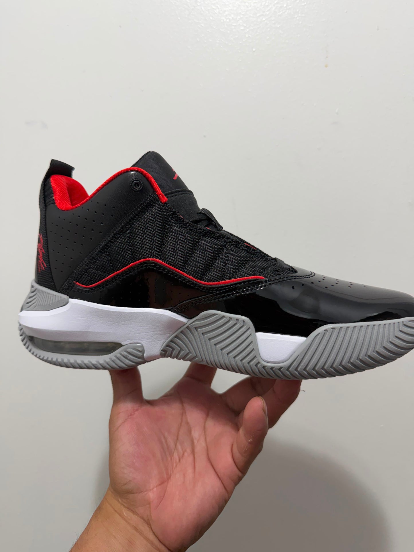 Jordan Stay Loyal  / Size 8
