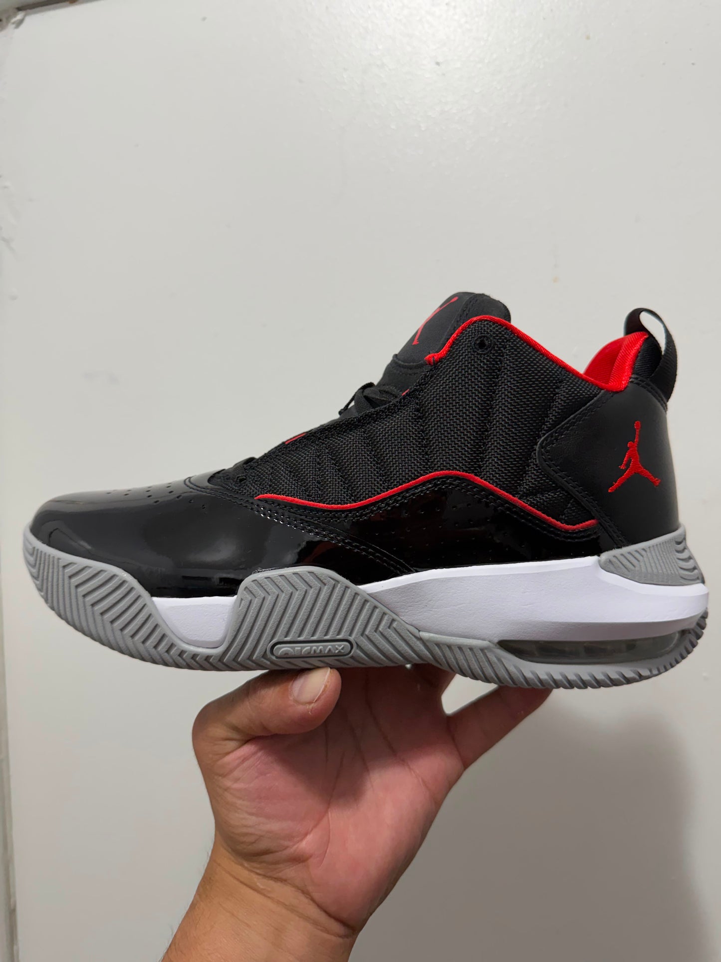 Jordan Stay Loyal  / Size 8