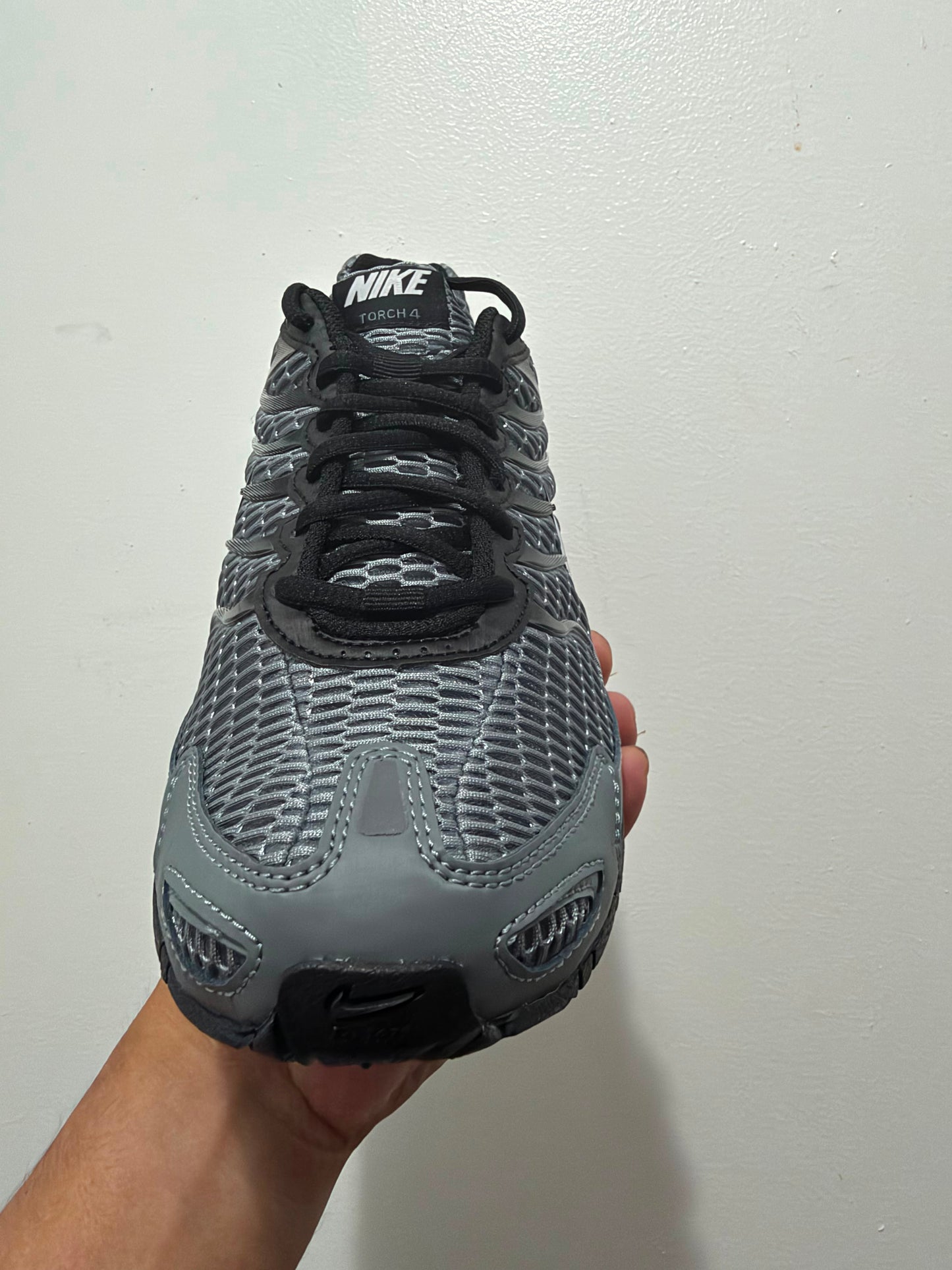 Nike Air Max Torch 4 / Size 8