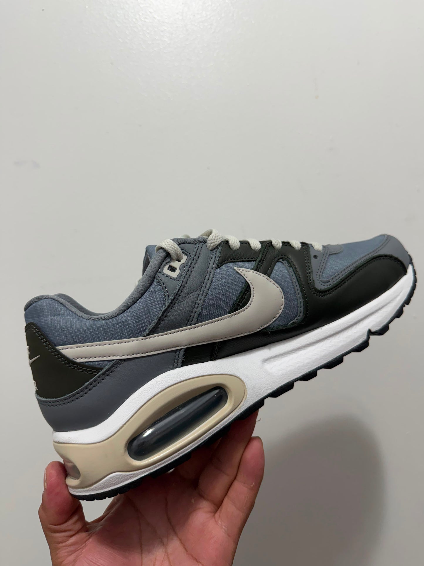 Nike Air Max Command / Size 8.5