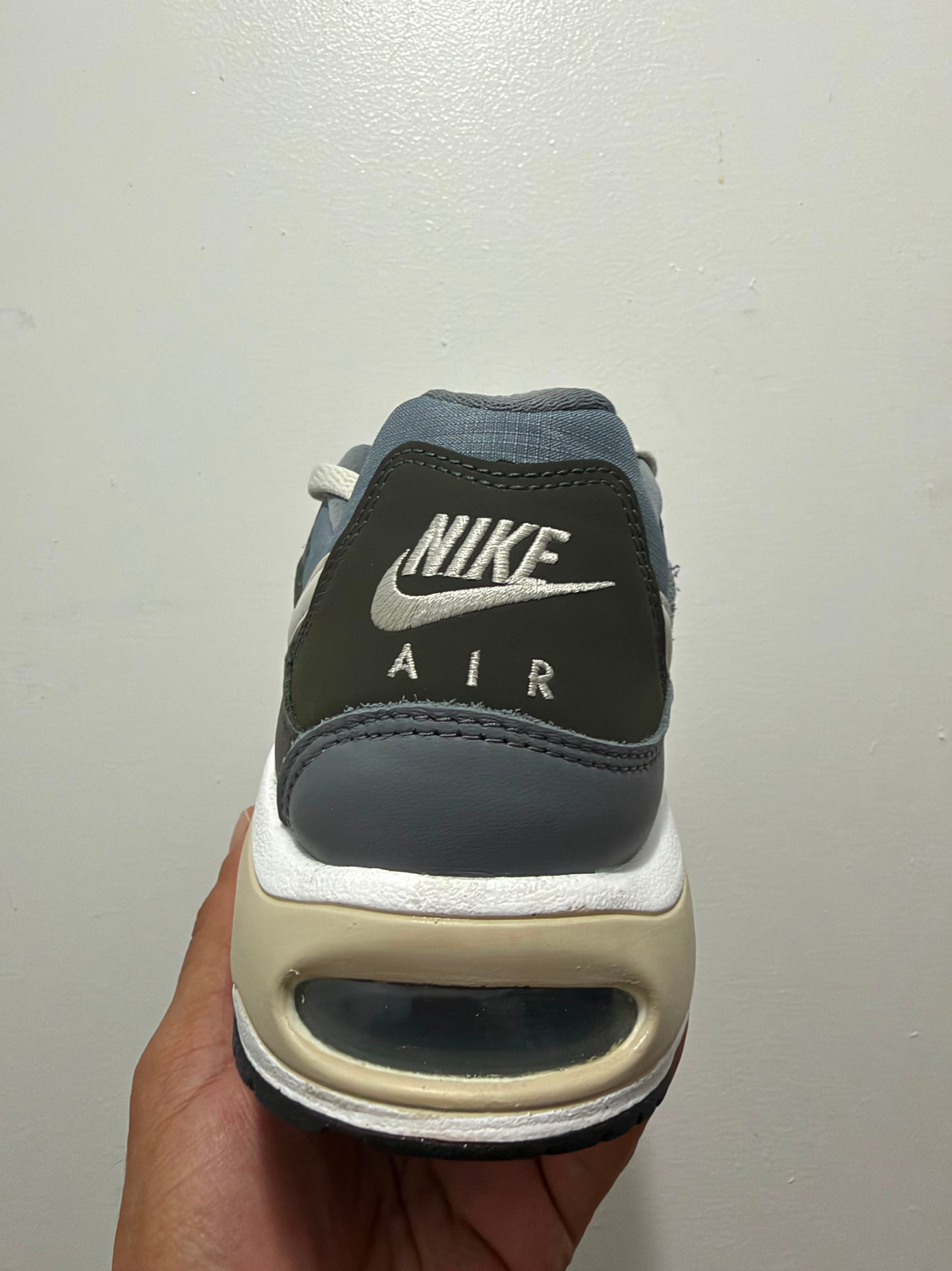 Nike Air Max Command / Size 8.5