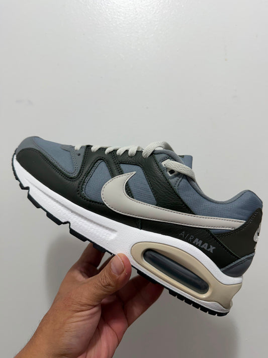 Nike Air Max Command / Size 8.5